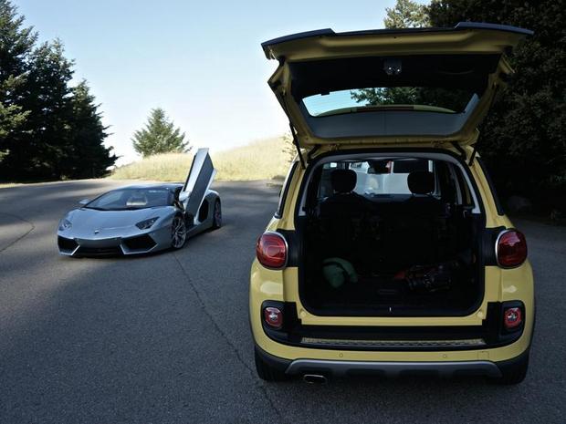 イタリア車の侵略

　Aventadorは、イタリア車の2014年式「Fiat 500L」よりもずっとセクシーな車だ。
