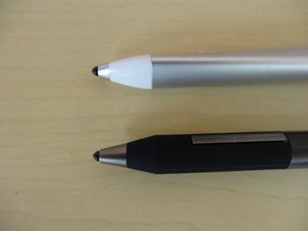 　Adonitの「Jot Touch with Pixelpoint」（写真下）とのペン先部分の比較。ともに直径は3.18mm。