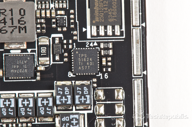 　Texas Instrumentsの「TPS51624」1/2相ステップダウンドライバレスコントローラ。