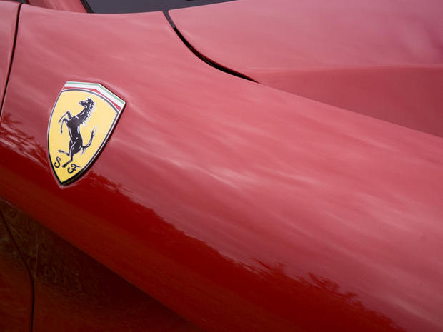 　Ferrariロゴ。