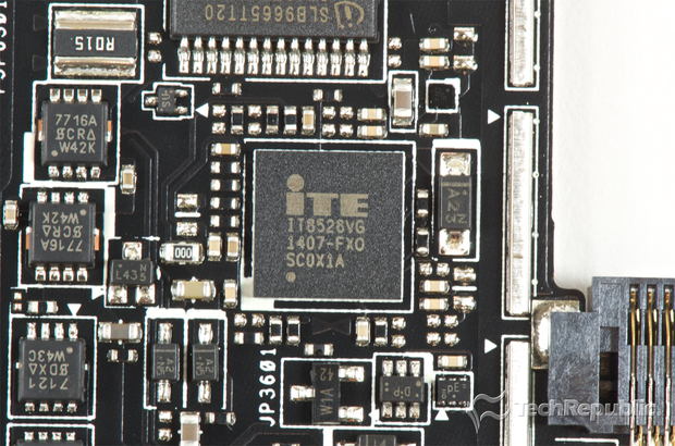 　ITE Techの「IT8528VG 1407-FXO SC0X1A」。