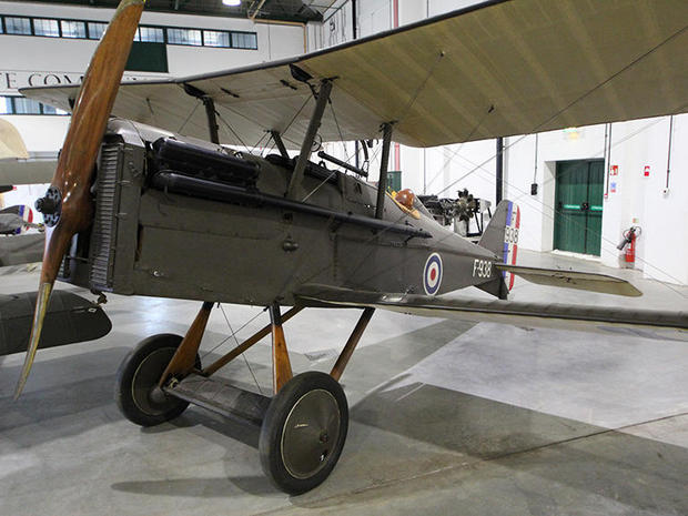　角張った形（それでも高速）の「Royal Aircraft Factory S.E.5a」。