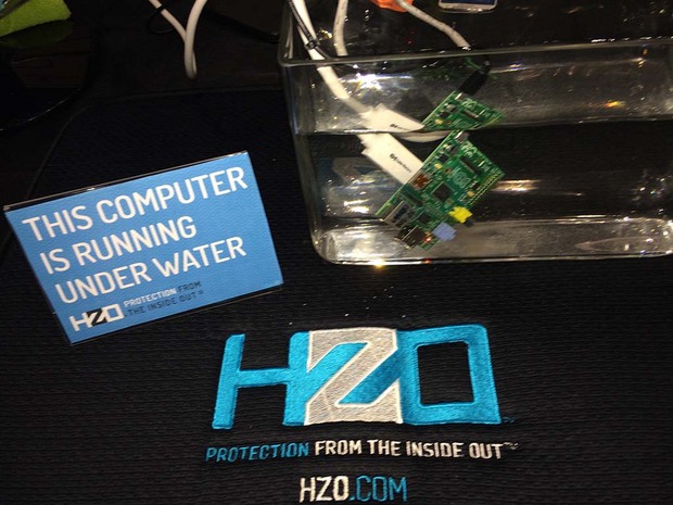 HzO

　HzOは防水性能を有するナノコーティングを開発した。同社によると、これにより水をこぼしたり、水の中に落としたりした場合の水濡れから電子機器を守れるようになるという。