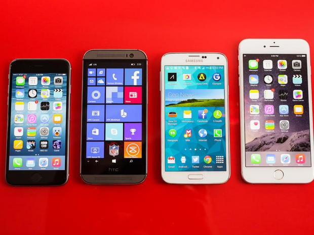 　5インチのHTC One M8 for Windows Phoneと5.1インチのサムスン製GALAXY S5の両脇にiPhone 6（左）とiPhone 6 Plusがある。

　iPhone 6の画面は、1334×750ピクセル解像度で326ppi。iPhone 6以外のデバイス3つは、1080pの画面を搭載している。HTC One M8は441ppi、GALAXY S5は432ppi、iPhone 6 Plusは401ppiとなっている。