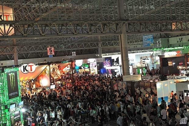 　幕張メッセにて開催された東京ゲームショウ2014が、9月21日に閉幕。20日と21日には一般公開日には多くの人が詰めかけた。その模様を写真でお届けする。