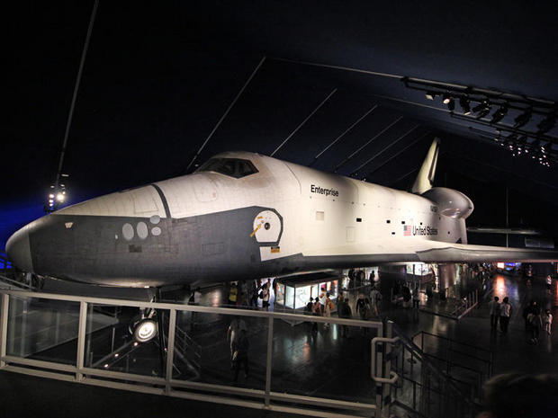 セラミック製の機体

　長い年月を経た今でもスペースシャトルは見栄えがする。この「Enterprise」は初めてのスペースシャトルだが、宇宙空間に行くことはなかった。
