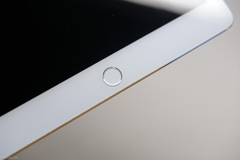  iPad Air 2のTouch IDセンサと言われているリーク画像