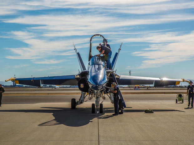 　Blue Angelsには現在、13機のジェット機が所属している。単座の「F/A-18 A」が2機、「F/18-B」が1機、単座の「F/A-18 C」が8機、複座の「F/A-18 D」が2機だ。