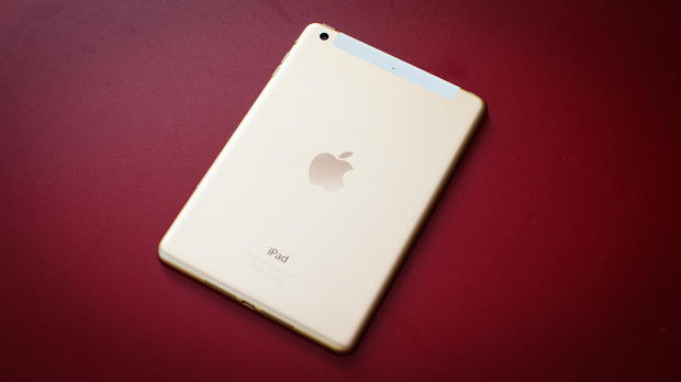 　新しい要素もある。iPad mini 3では、ゴールドカラーのオプションが追加された。