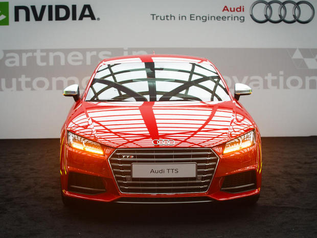 　ロサンゼルスオートショーが米国時間11月21日から30日まで、ロサンゼルスコンベンションセンターで開催された。ここでは、同オートショーの非常に興味深い自動車の数々を紹介する。

　Audiはロサンゼルスオートショーに先立って開催されたConnected Car Expoで、新世代のウェブ接続型デジタルダッシュボードを搭載する新しい「TTS」スポーツクーペを披露した。