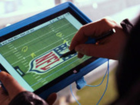 プロスポーツ界に進出するタブレット--MS製「Surface」を導入した米NFLの試み