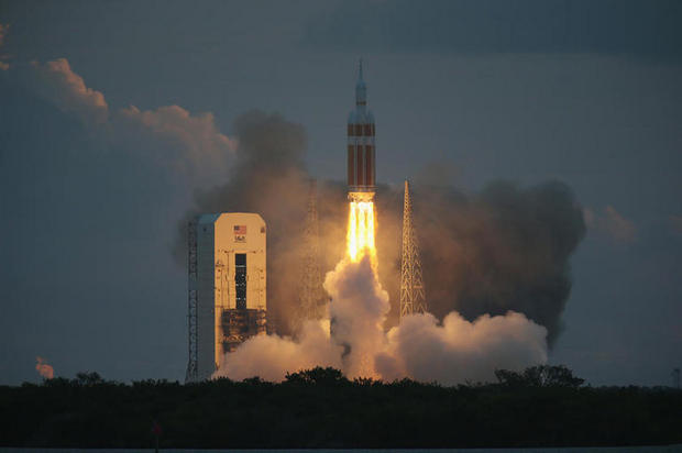 「Orion」打ち上げ

　12月、宇宙探査の新たな時代が幕を開けた。重く巨大なロケットの力を大いに借りて、Orion宇宙船の試験飛行が成功したからだ。

　Orionは月への無人飛行が予定されているが、その後は小惑星や火星への有人ミッションの実施が期待されている。

関連記事：次世代宇宙船「オリオン」--写真で振り返る初のテスト飛行