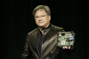  NVIDIAのCEOであるJen-Hsun Huang氏。CESでの記者会見で同社の自動車用システムを披露した。