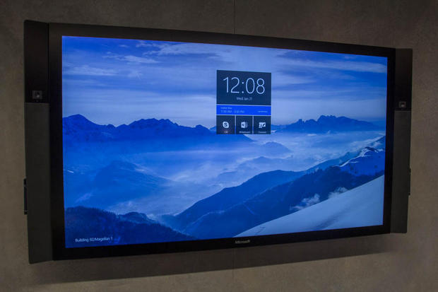 「Kinect」と接続

　Surface HubはMicrosoftのKinectモーションセンサをスクリーンの上部と下部、側面、さらにデバイス自体の内部に搭載している。

　価格や発売時期に関する情報はまだ発表されていない。Surface Hubは豊富な機能を搭載するが、発売後にどう評価されるかは現時点では分からない。
