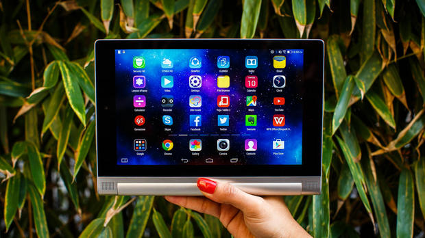 　Android版の8インチYOGA Tablet 2は、強力なライバル機種よりも低価格で、出先でレジャーを楽しみたい人に向いている。ハイエンドの機能にこだわりがなく、予算に限りがあるのであれば、YOGA Tablet 2を真剣に検討してみるべきだろう。