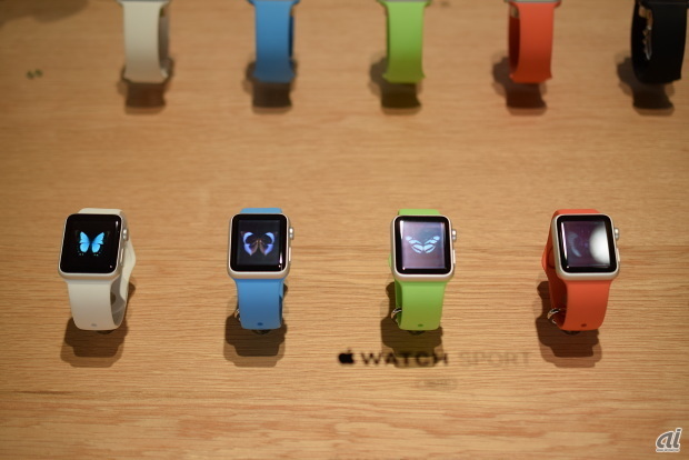 　Apple Watch Sportは、10モデルがラインアップ。価格は4万2800円（税別）からで、シリーズでは最も低価格なもの。写真は38mmのサイズ。