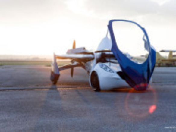 空飛ぶ自動車「AeroMobil」、自動操縦化を目指す