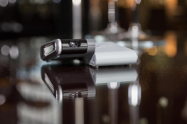 　Pocket Projectorは小さいながらも50ルーメンの光束を放出できる。