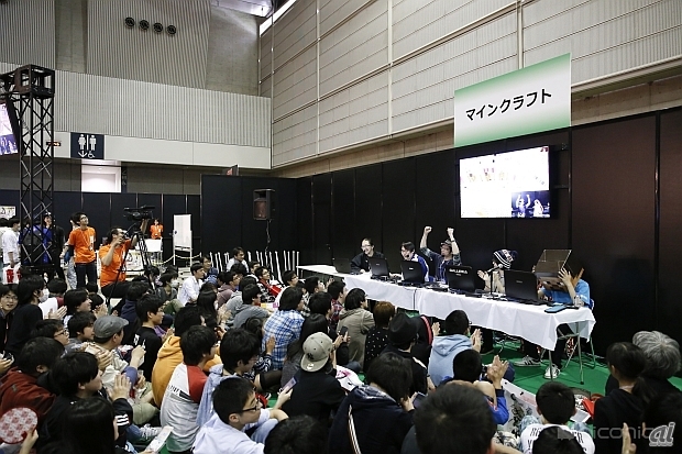 　あらゆるゲームが集結した「超ゲームエリア」。そしてニコニコ動画といえばゲーム実況ということで、そのコーナーには多くのユーザーが集まり、人気の高さを感じさせた。