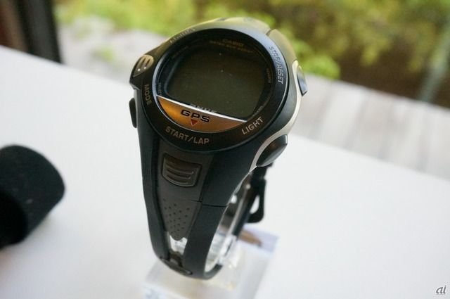　世界最小・最軽量のGPS応用機器。腕時計型のスピードメーター「GPR-100」（2006年）。価格は5万4000円。