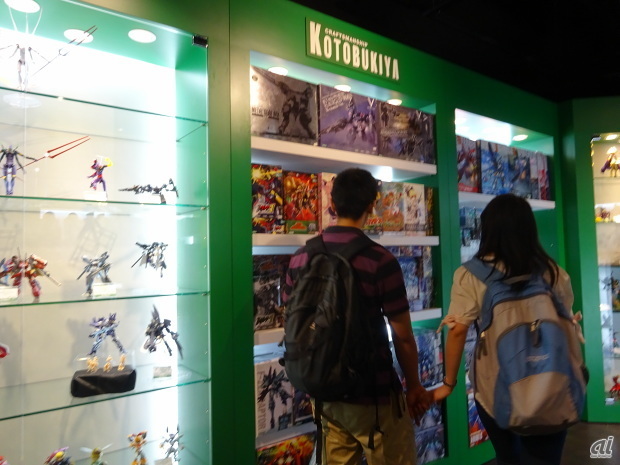 　6階の「GAME」フロア。日本のフィギュアやプラモデルなどで知られるショップ「KOTOBUKIYA」も出展している。初の海外店舗だという。