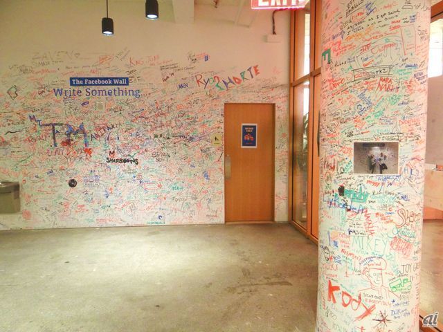 　Facebookのオフィスといえば、誰でも思ったことを自由に書き残せる「The Facebook Wall」がお馴染み。