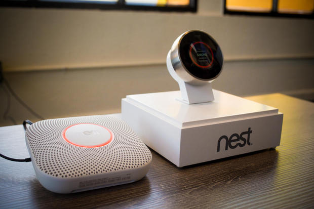 　Nest Labsは米国時間6月17日、サンフランシスコでメディア向けイベントを開催し、新しい製品ラインナップを発表した。イベントでは新しくなった「Nest Protect」「Nest Cam」「Nest」アプリなどが披露された。

　ここではそれらの製品を写真で紹介する。
