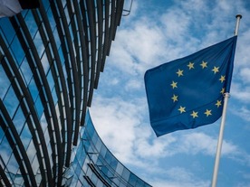 EU、圏内のローミング料金を2017年に廃止へ