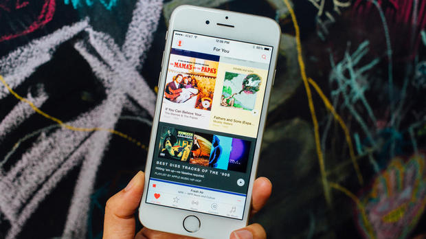熾烈な競争も

　Apple Musicは、ユーザーに音楽を届けようとしのぎを削る唯一のストリーミングプラットフォームではない。Spotifyや「Pandora」「Rhapsody」は、キュレーションされたプレイリストやソーシャルメディアといった同様のサービスを提供している。
