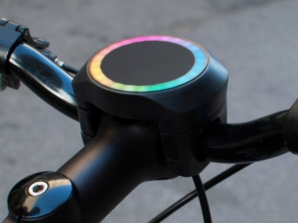 “光る環”で道を示す自転車用ナビ「SmartHalo」--防犯機能も搭載