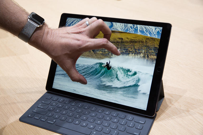 iPad Air 2をピンチアウトで拡大したようなiPad Pro