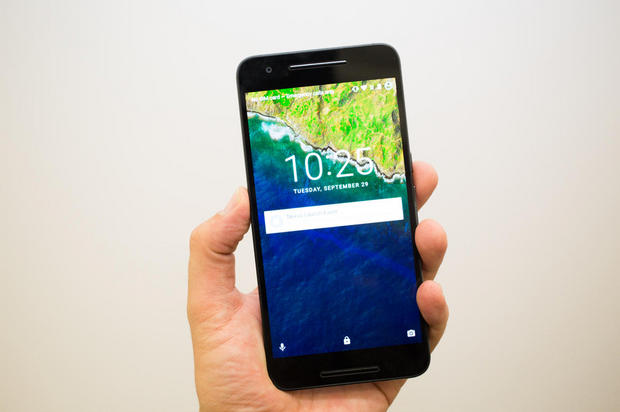 「Nexus 6P」

　Googleは米国時間9月29日、Nexus 6Pを2014年の「Nexus 6」の後継機種として発表した。Nexus 6Pには強力なカメラや指紋センサなどの機能が搭載されている。

　ここでは、同端末を写真で紹介する。

関連記事：グーグル、「Nexus 5X」と「Nexus 6P」を発表--「Android 6.0」搭載の新端末
