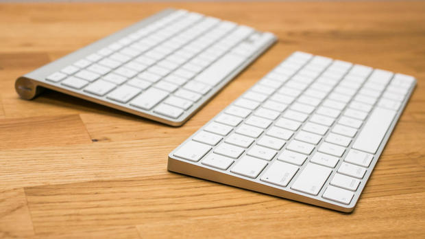 　新しくなった「Magic Keyboard」（写真右）。