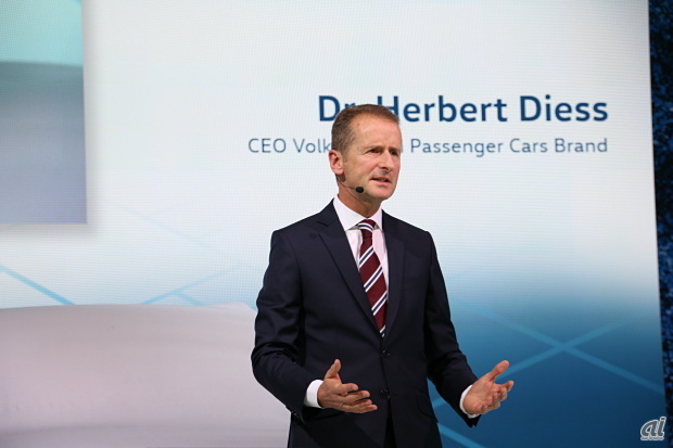 フォルクスワーゲンは本国から乗用車部門の取締役会会長、ヘルベルト・ディース氏が来日して電気へのシフトを訴えた