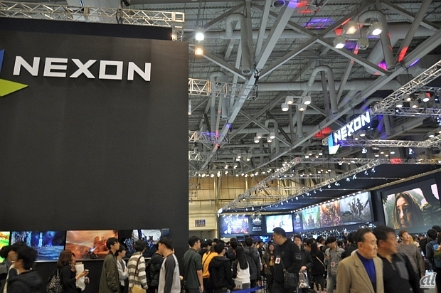 　今回最大規模のブースを出展したのが、ネクソンの現地法人であるNexon Korea。同社としても過去最大規模の出展で、PCオンラインゲームとスマホゲームを大々的にアピールしている。