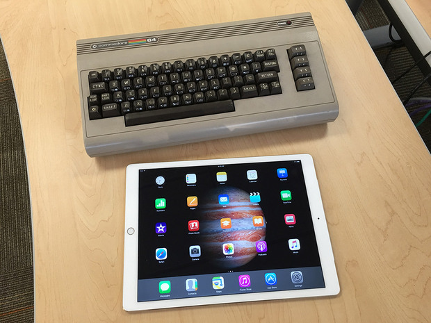 　iPad Proと「Commodore 64」。