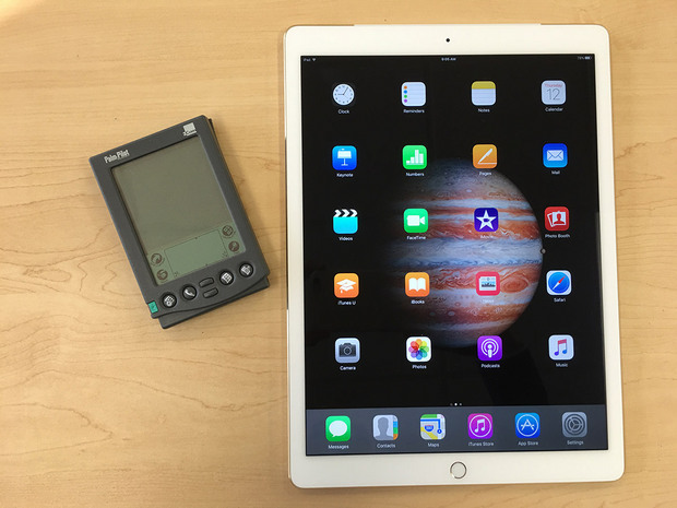　iPad Pro と「Palm Pilot」。