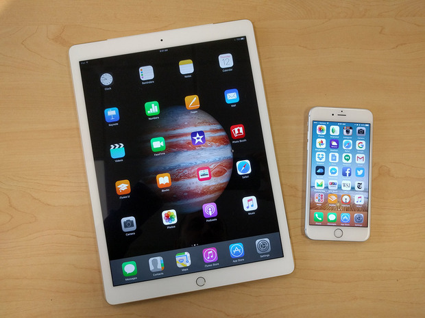 　iPad Proと「iPhone 6s Plus」。