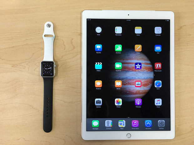 　iPad Proと「Apple Watch」。
