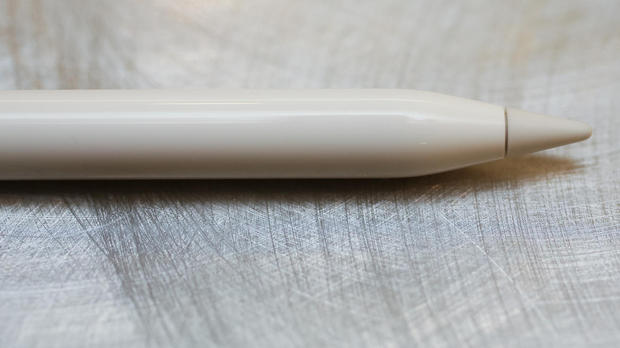 　Apple Pencilのペン先は特殊で、本物のペンのように見える。他のスタイラスのようにつぶれない。