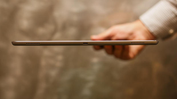 　iPad Proは厚さわずか6.9mmだ。