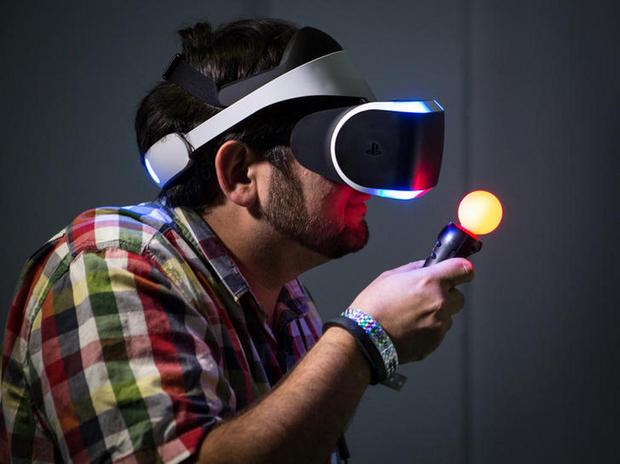 ソニーの「PlayStation VR」

　PlayStation VR（かつては「Project Morpheus」と呼ばれていた）によってソニーはVR市場に進出する。PCベースのOculusやViveのヘッドセットと異なり、PlayStation VRは、ソニーのPlayStation 4で動作する。2016年前半の登場が楽しみだ。
