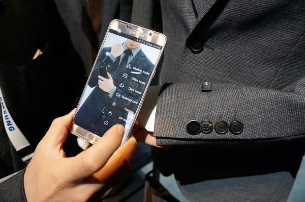 スマートパンツ

　サムスンのC-Labは、韓国では既に発売されている本格的（でおしゃれ）なスマートスーツや、ひどい名前が付けられた「WELT」（Wellness belt）スマートベルトなど、いくつかのプロジェクトを披露した。
