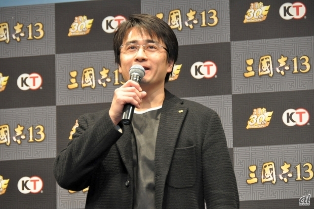 　本作のプロデューサーを務めたコーエーテクモゲームスの鈴木亮浩氏が、ゲーム概要の説明を行った。