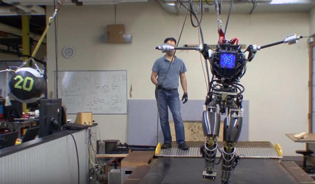 ターミネーター風ロボット

　Boston Dynamicsが開発しているロボットには、「Atlas」と呼ばれるものもある。基本的にターミネーターのようなロボットだ。
