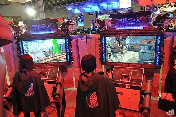 　カプコンブースでは、人気作品「進撃の巨人」をテーマとしたアクションゲーム「進撃の巨人 TEAM BATTLE」を出展。