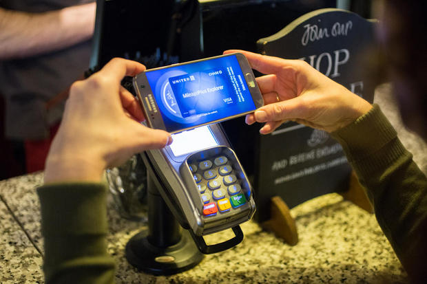 　「Samsung Pay」は新機能ではないが、近距離無線通信（NFC）決済が利用できない場合でもあらゆるレジで使用可能なモバイル決済システムは、米国においてはこれだけだ。