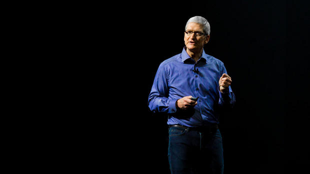 2011年8月 - Tim Cook氏がCEOに

　Steve Jobs氏は3度の医療休暇、手術、肝臓移植を経て、AppleのCEOを退き、後任にTim Cook氏を指名した。Jobs氏は同社の会長職にとどまったが、2カ月と経たないうちに死去。56歳だった。
