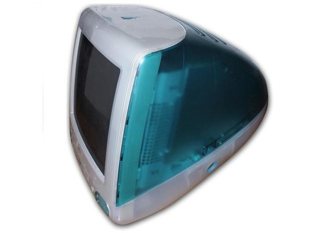 「iMac G3」（1998年）

　一種独特のデザイン、半透明の筐体、明るいカラーオプションなどが特徴のiMac G3は、倒産寸前のApple（当時はそう思われていた）が立ち直るきっかけとなった。Steve Jobs氏が1997年に最高経営責任者（CEO）に復帰した後、Appleが初めて大量販売した製品でもあり、インダストリアルデザインを重視した同社製品が続くきっかけとなった。
