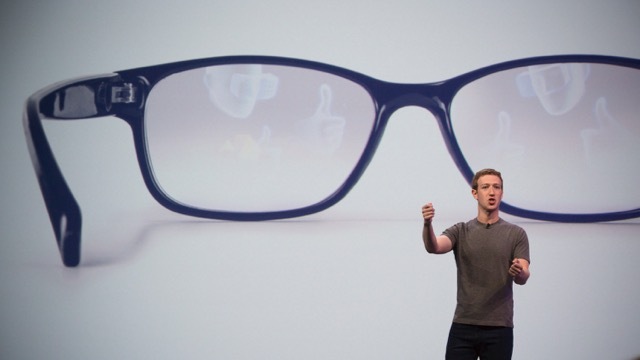 Mark Zuckerberg氏によって、みんながメガネをかけている時代が来るかもしれない。
